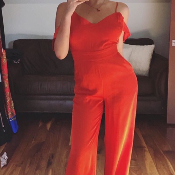 DRESSES - Picture 4 of 8